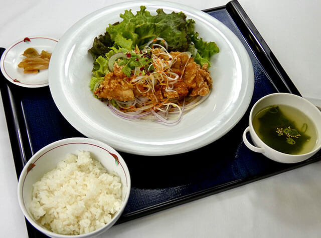 香味ダレの油淋鶏